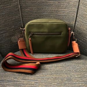 Universal Thread Green Crossbody Bag